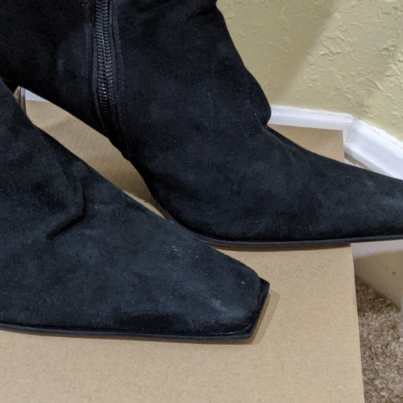 Loretta Pettinari - Picture 3 of 12